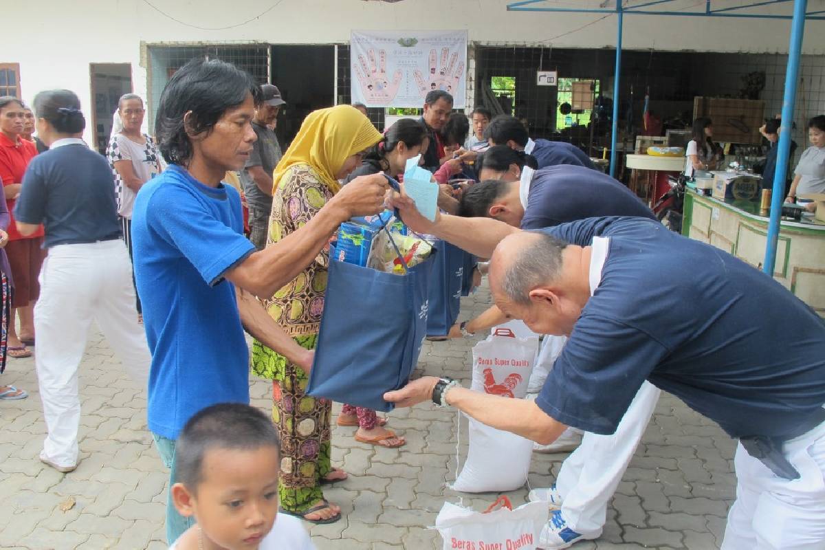 Berbagi Kasih Paket Lebaran